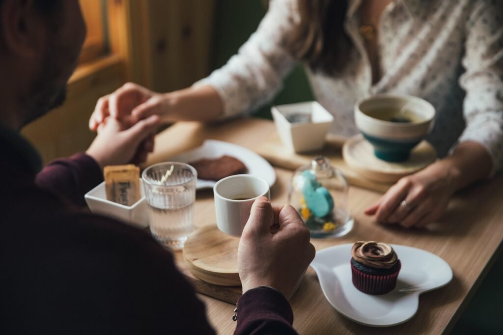 man, woman, couple, dinner, date, restaurant, coffeehouse, shop, cupcakes, love, together, dinner, dinner, date, date, date,