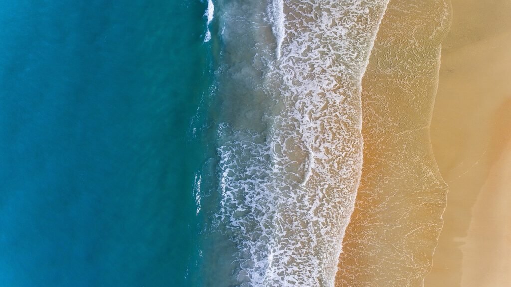 beach, coast, sea, sand, wave, ocean, water, coastline, seashore, seascape, sea foam, ocean foam, beach foam, spume, scenery,