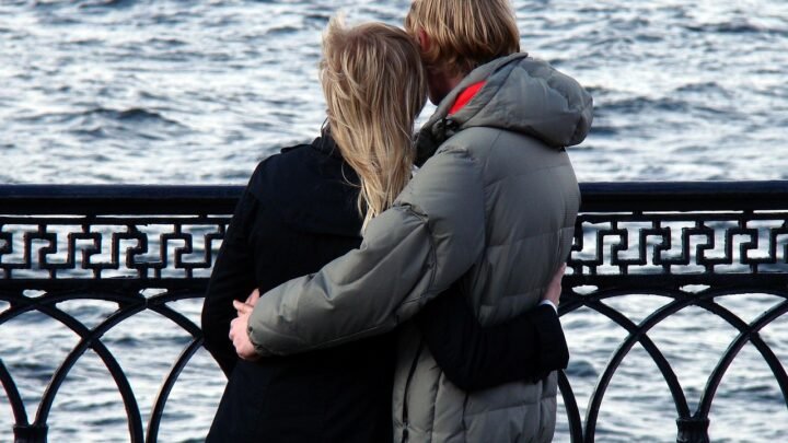 Navigating Connections: Useful Habits for Making Better Female Choices in Tema