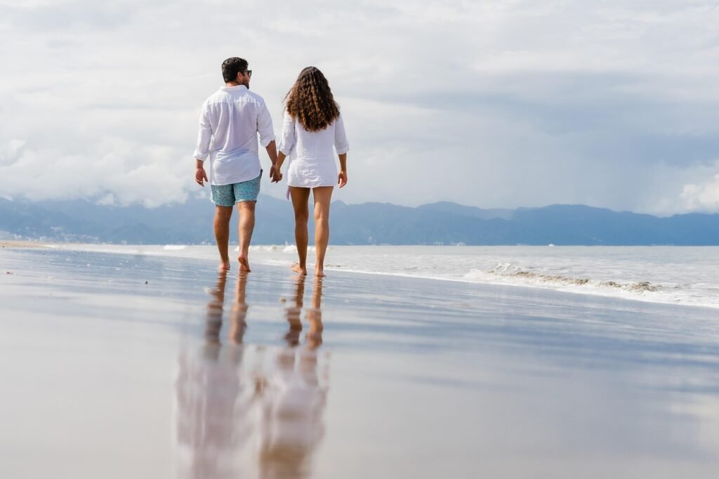 beach, nature, couple, leisure, stroll, romantic, love, lovers, together, romance, relationship, man, woman, husband, wife, s