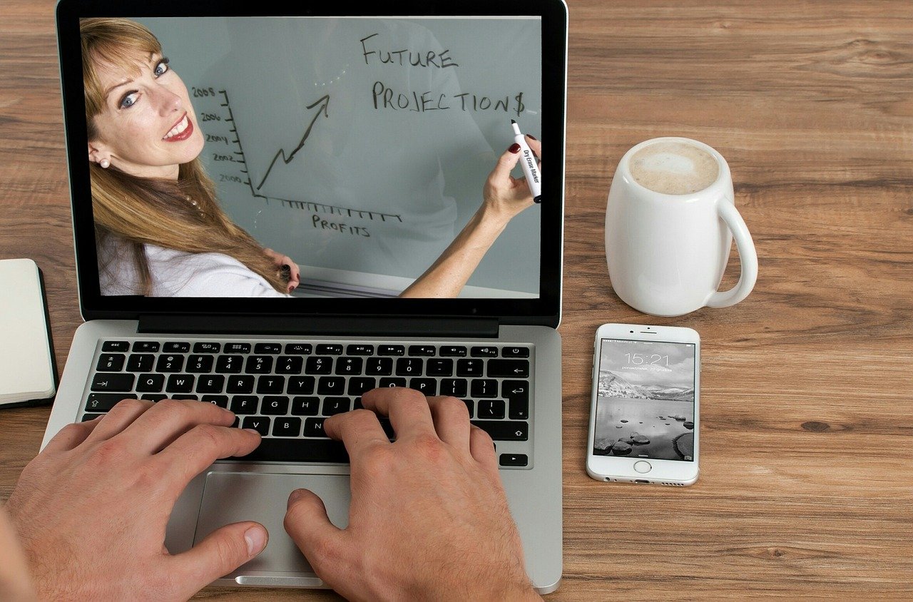 training, course, learning and development, online, laptop, conference, video call, meeting, business, technology, smartphone