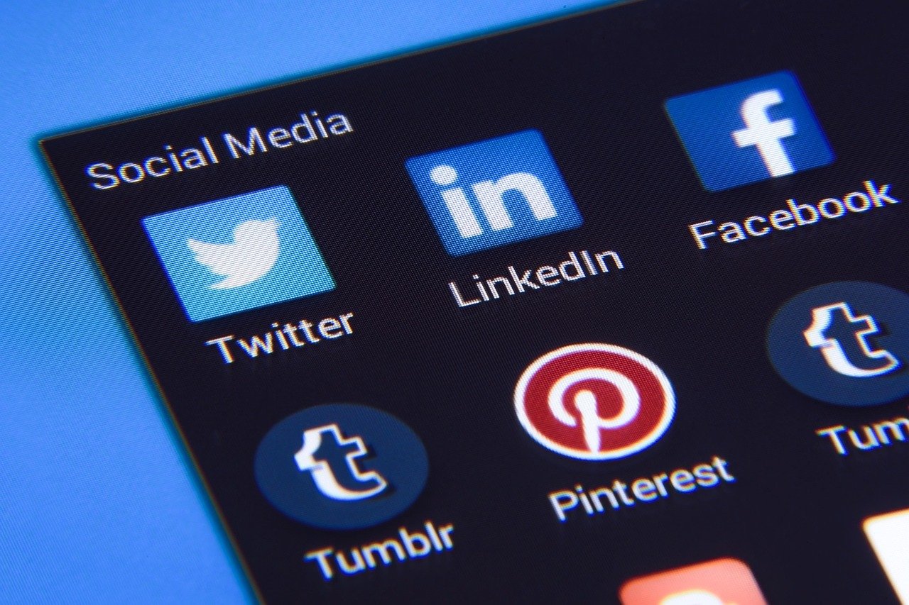 social media, facebook, twitter, instagram, icons, marketing, linkedin, business, mobile, pinterest, screen, smartphone, inte