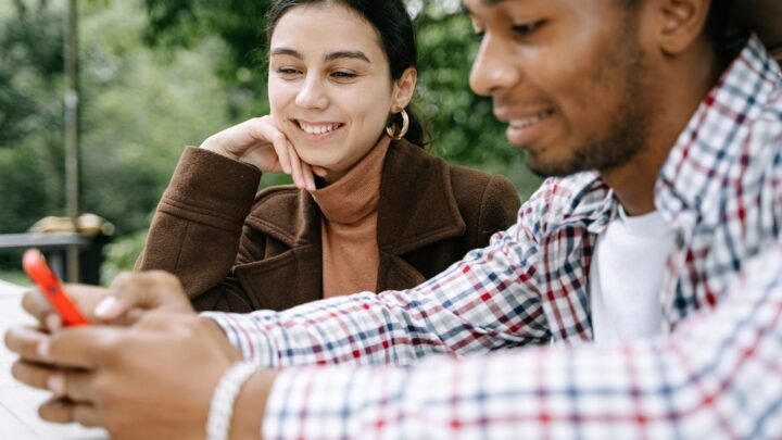 Navigating Love and Swipes: Essential Tips to Date on Tinder in Amasaman