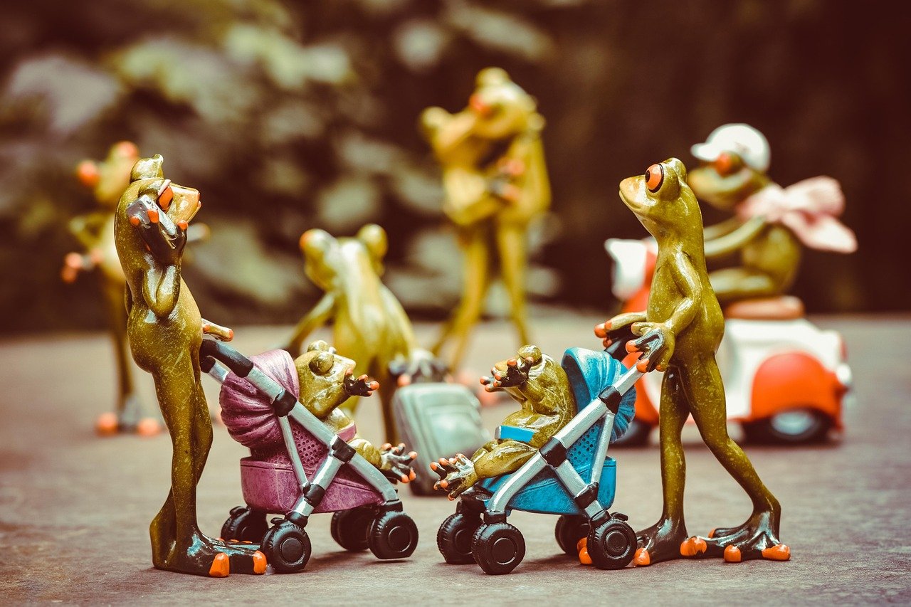 frogs, street scene, stroller, fun, children, cute, street scene, stroller, stroller, stroller, stroller, stroller