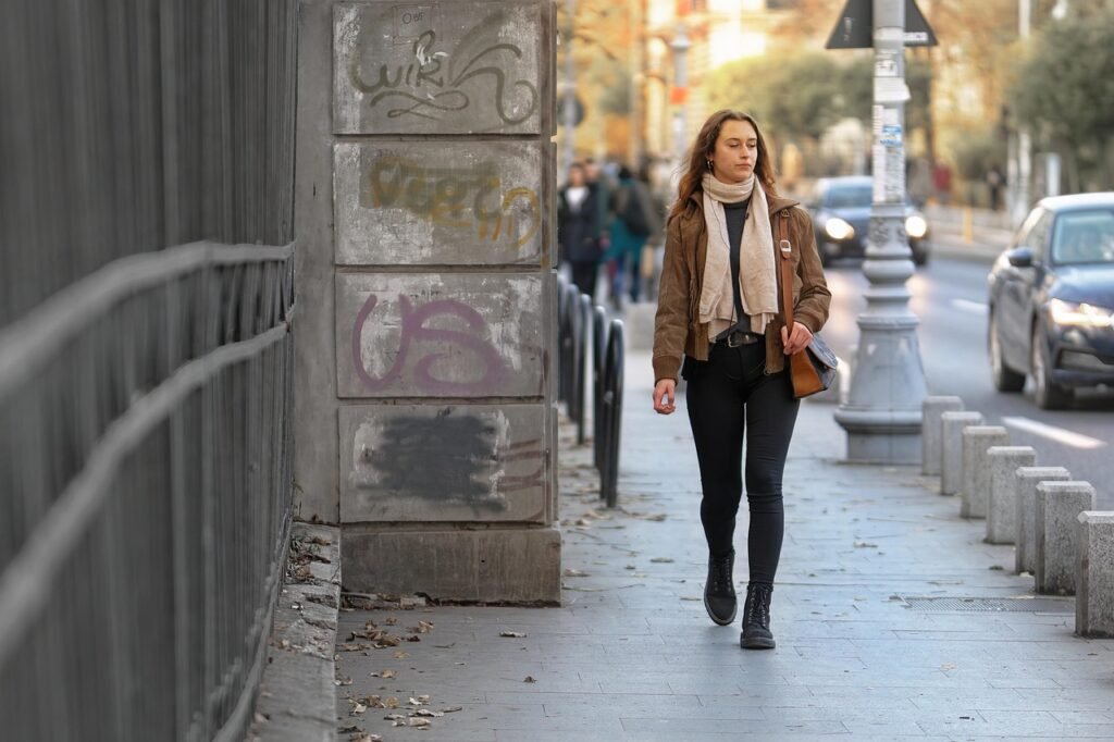 woman, fashion, purse, earphones, walking, street, urban, cars, lifestyle, people
