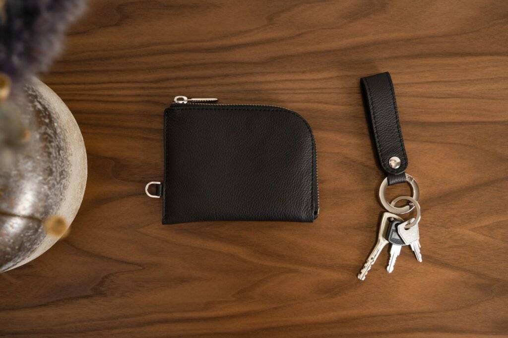 Calendar reminder, keys and wallet prepared for an appointment