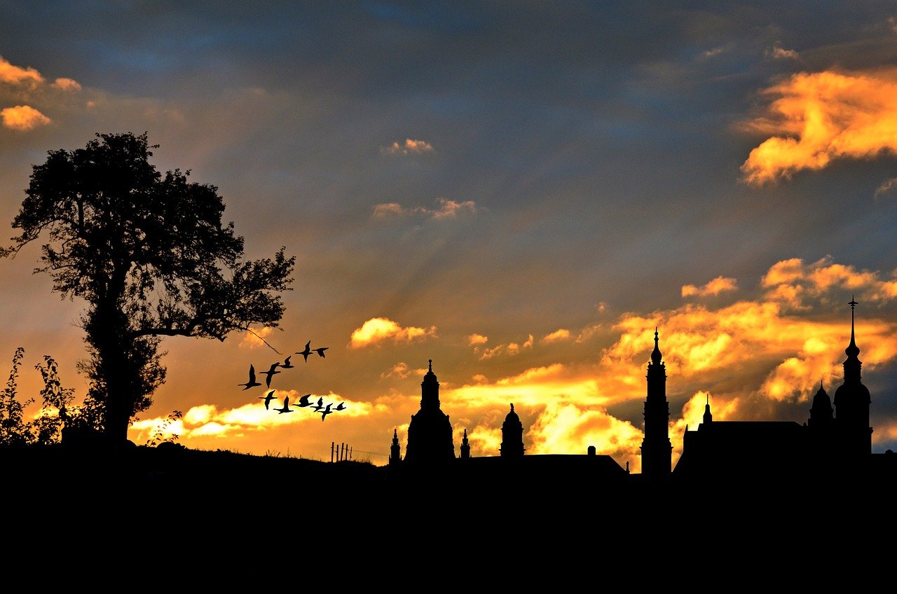cityscape, evening sky, silhouette, architecture, building, evening atmosphere, nature, sunset, lighting mood, afterglow, bac
