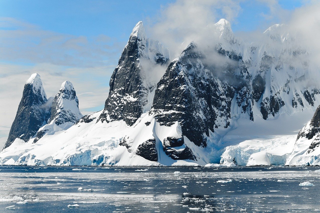 mountains, snow, sea, frozen, winter, water, coast, coastline, cold, glacier, ice, icebergs, ocean, glacial, fog, clouds, lan