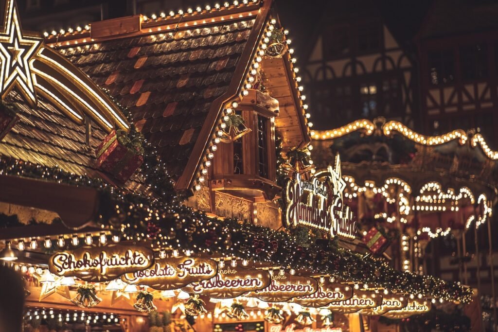 lights, christmas market, christmas, christmas lights, lighting, illuminated, christmas decorations, christmas ornaments, fra