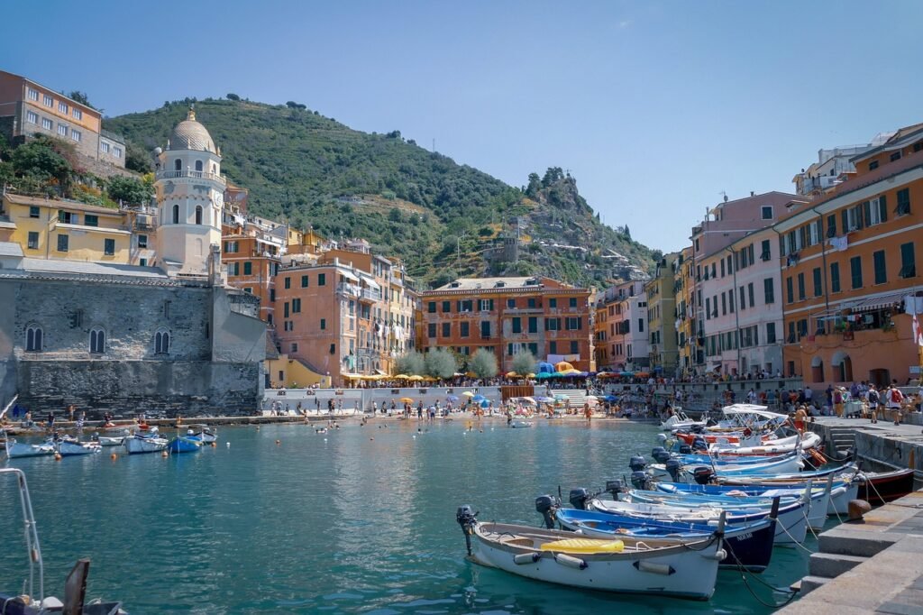 city, italy, sea, water, travel, skyline, urban, architecture, cityscape, buildings, landscape, nature, town, boats, italy, i