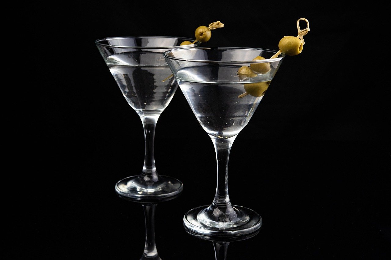 martini, cocktail, nature, alcohol, party, drink, glass, bar, liquor, alcoholic, beverage, refreshment, vodka, gin, olive, li