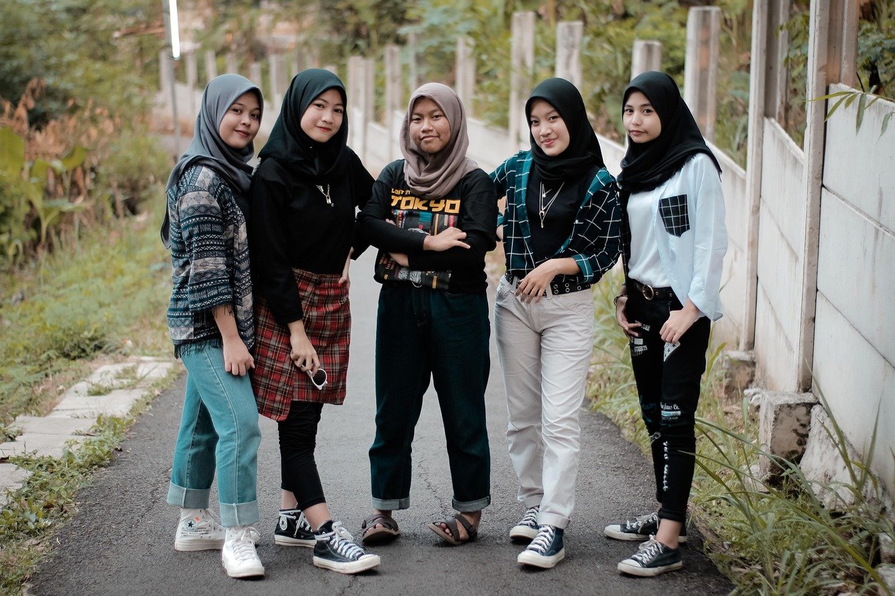 women, friends, hijab, group, girls, friendship, together, style, pose, smile, photoshoot, portrait, friendship day, hijab, h