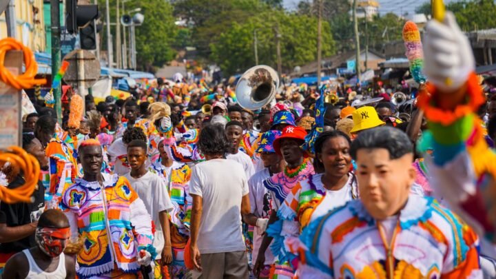 From Dinner to Live Music: Experiencing the Vibrant Entertainment Scene in Lapaz