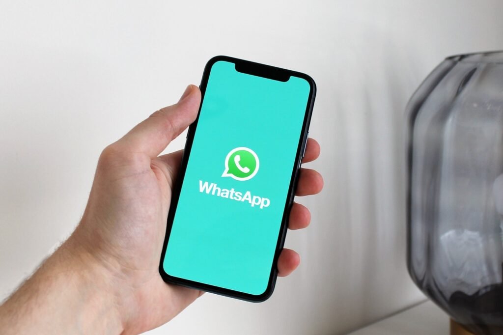 smartphone, whatsapp, app, phone, social media, technology, messaging, chat, communication, mobile, internet, digital, contac