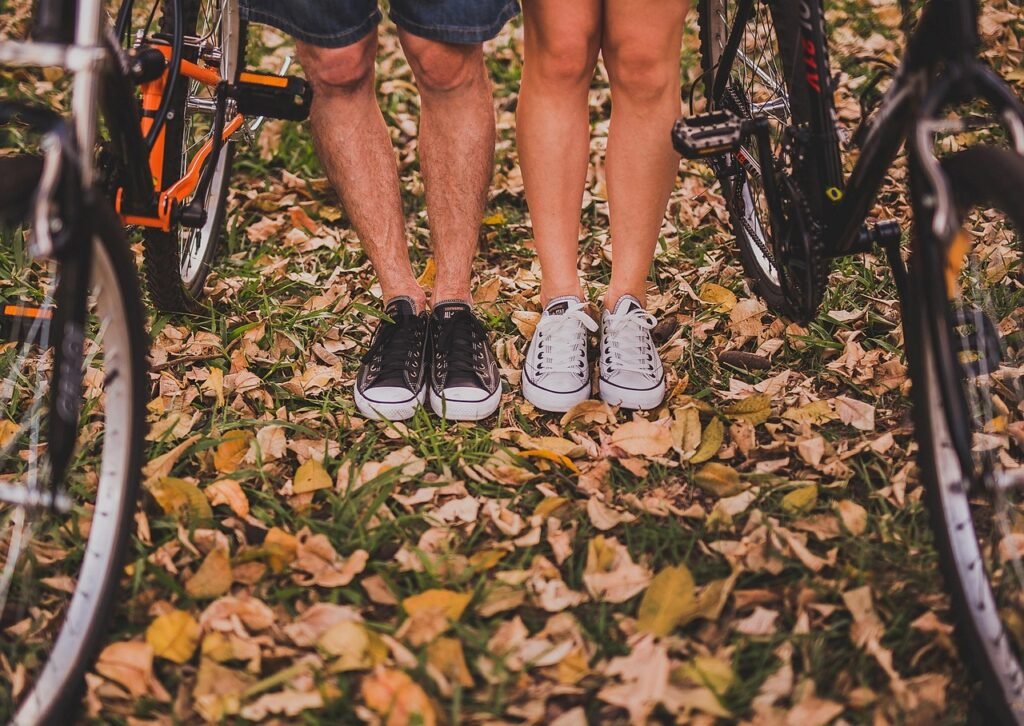 pair, man, woman, bicycles, bikes, cyclists, legs, shoes, nature, sneakers, footwear, together, relationship, adult, autumn,