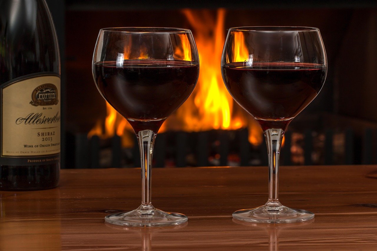 red wine, glasses, log fire, red, wine, wine glasses, beverage, alcohol, drink, celebration, restaurant, celebrate, shiraz, r