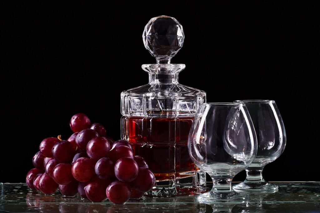 bottle, wine, dark, grapes, glass, drink, red, alcohol, bar, celebration, holiday, a restaurant, romantic, liquid, luxury, fr