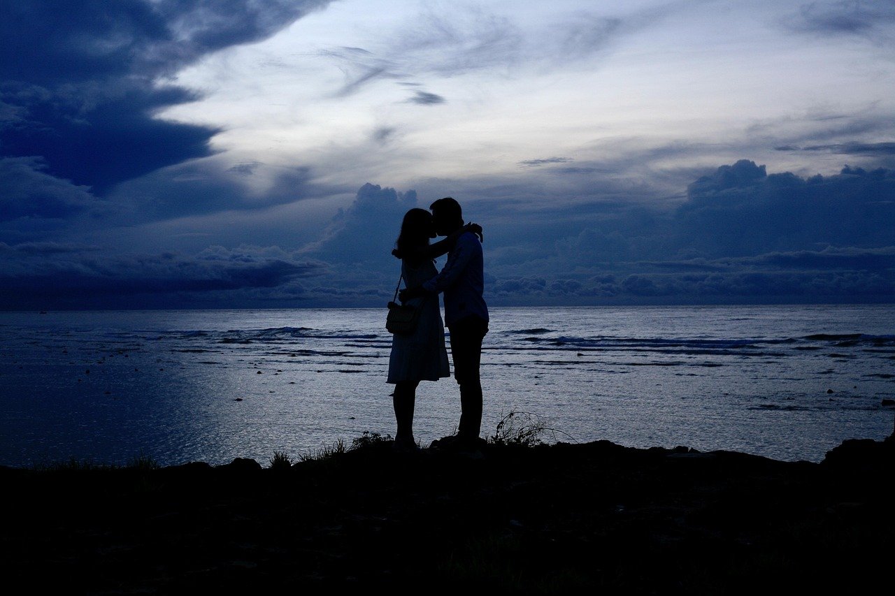 couple, sunset, silhouettes, couple silhouette, embrace, hug, affection, love, lovers, relationship, dating, blue sky, beach,