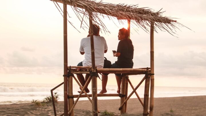 Exploring the True Meaning of Romantic Connection and Lifestyle in Tema