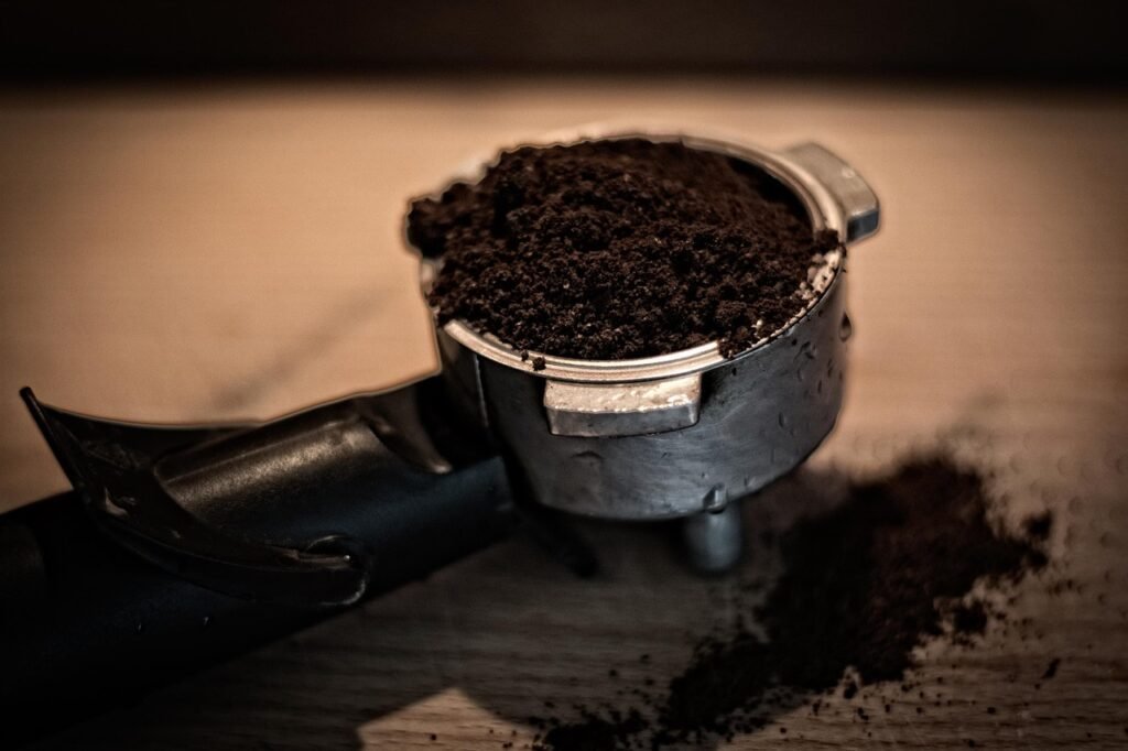 coffee, ground coffee, coffee grinds, coffee maker, restaurant, cafe, powder, caffeine, coffee grounds, coffee, coffee, coffe