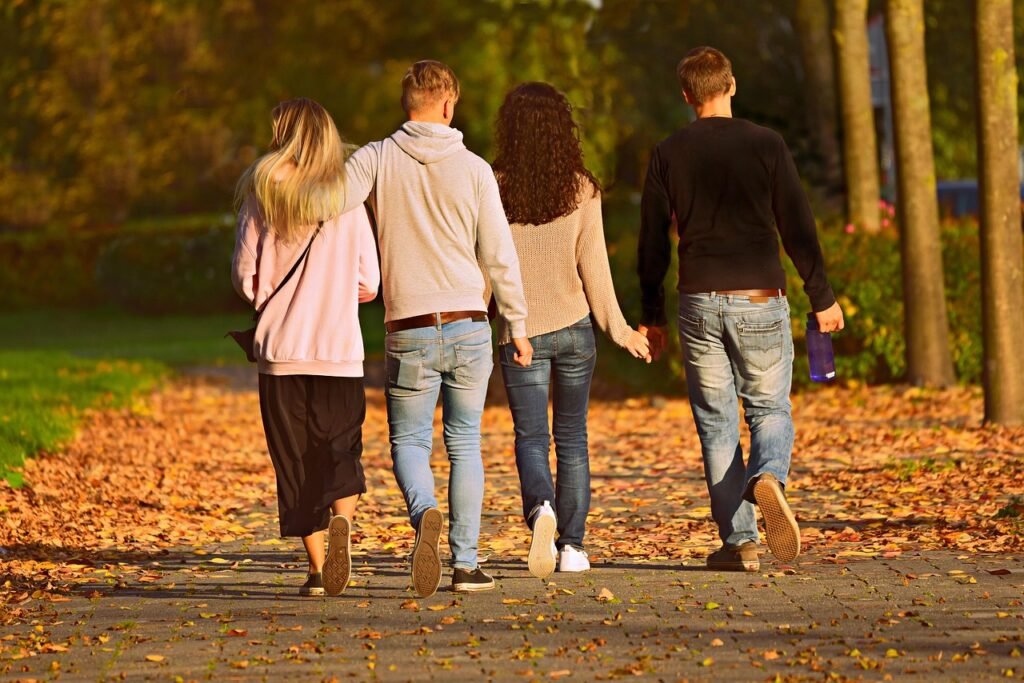 strolling, couples, park, friends, walking, afternoon, friends, friends, friends, friends, friends, walking